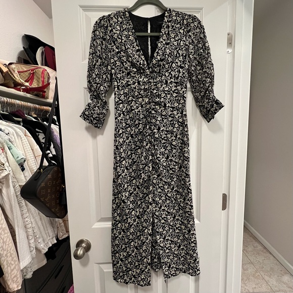 TOPSHOP Ruched Detail V-Neck Dress - Picture 3 of 14